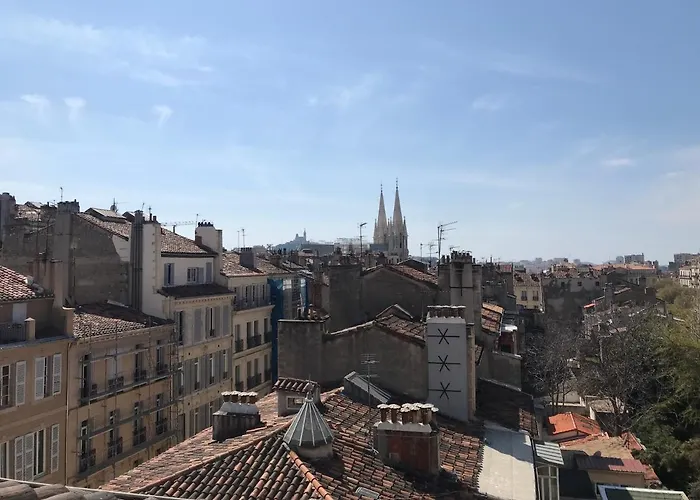 Grand studio avec vue sur notre Dame de la garde